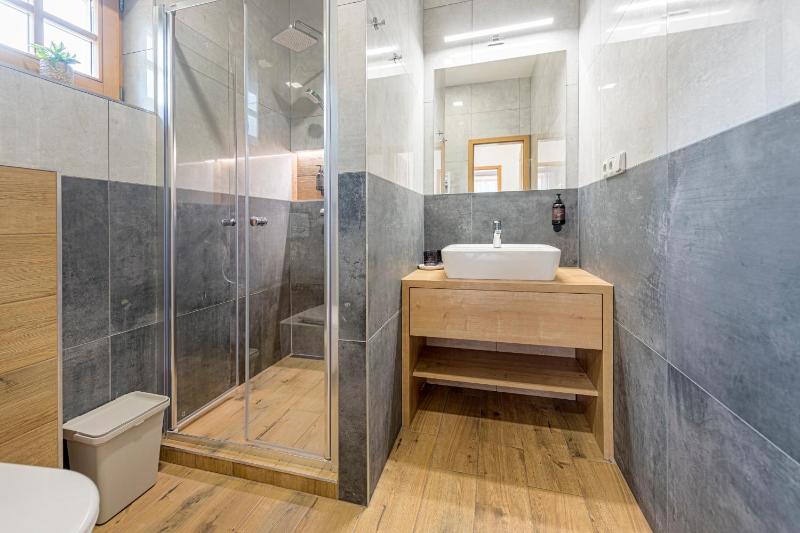 Quadruple Room with Shower image 3