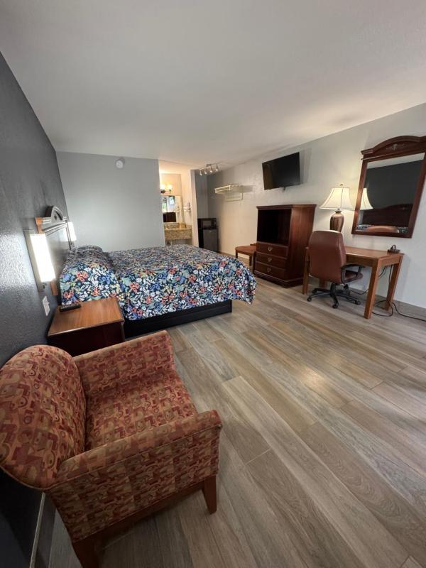 King Room image 2