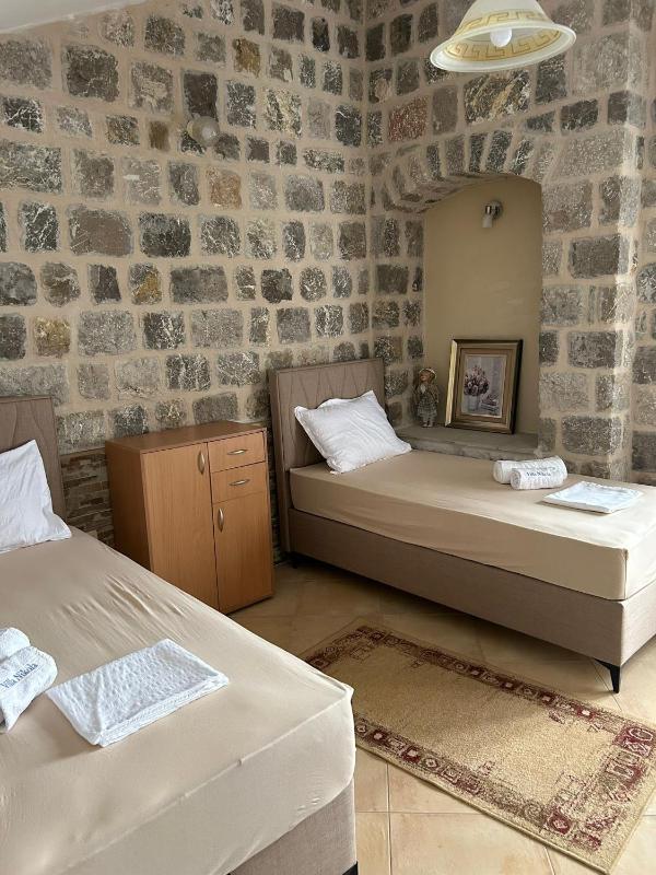 Villa image 1
