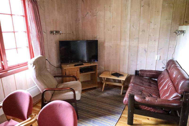 One-Bedroom Bungalow image 4