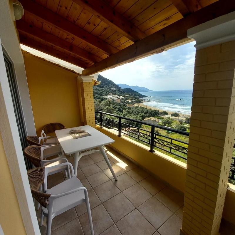 Apartment with Sea View image 3