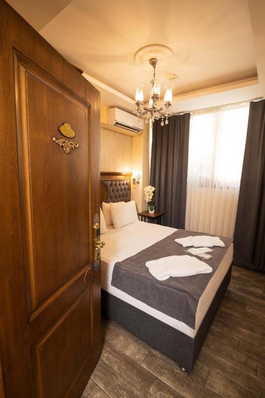 Economy Double Room image 1