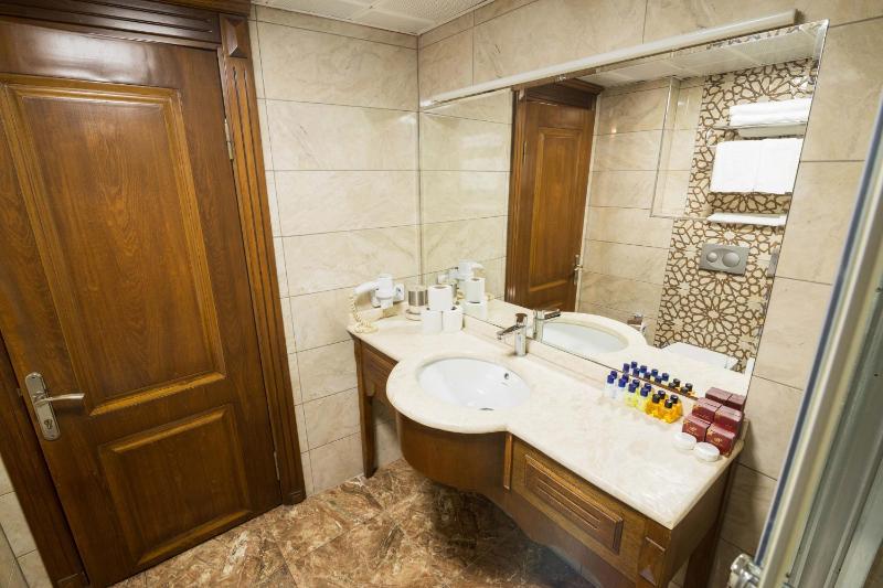 Standard Single Room image 3
