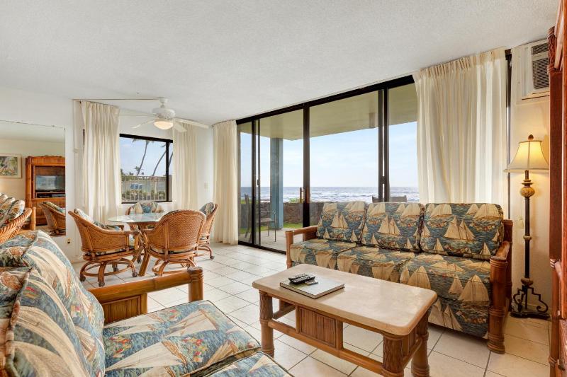 One Bedroom One Bath Ocean Front Suite image 1