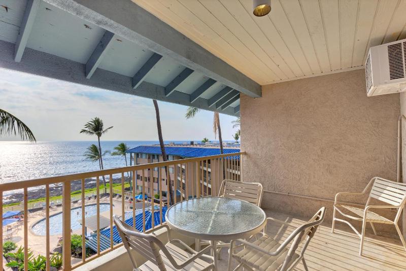 One Bedroom One Bath Ocean View Suite image 3