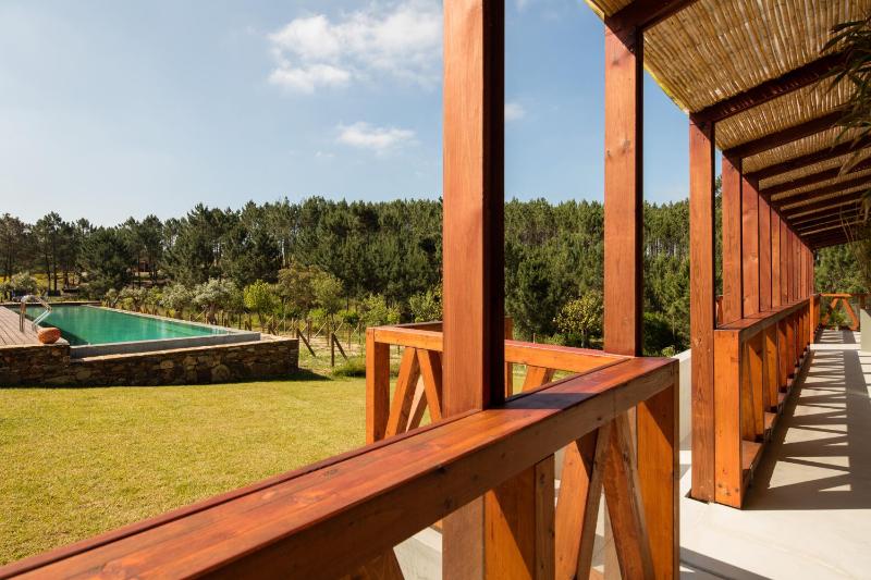 Double Room with Pool View image 2