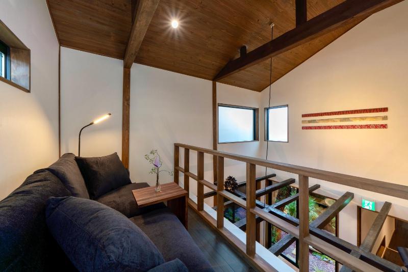 Hinaya Higashiyama Machiya House - image 13