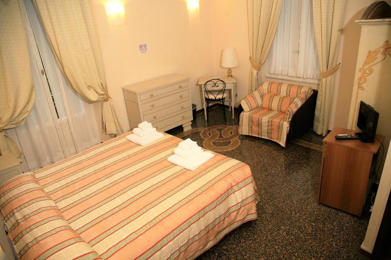 Triple Room image 3