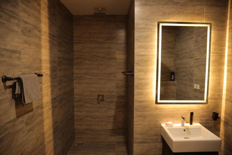 Cozy 2BHK Apartment Self Check-in - image 8
