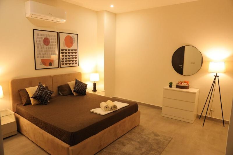 Cozy 2BHK Apartment Self Check-in - image 5