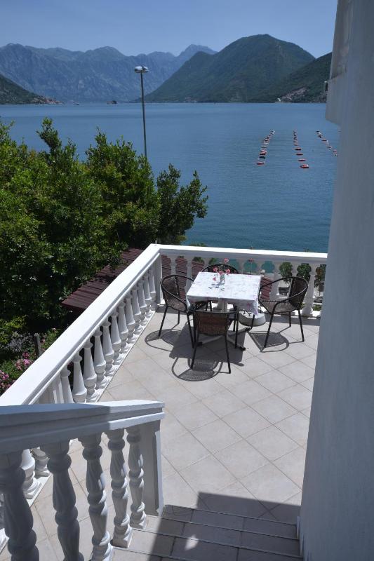 Double Room with Shared Bathroom image 3