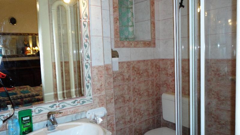 Superior Double Room with Private Bathroom image 2