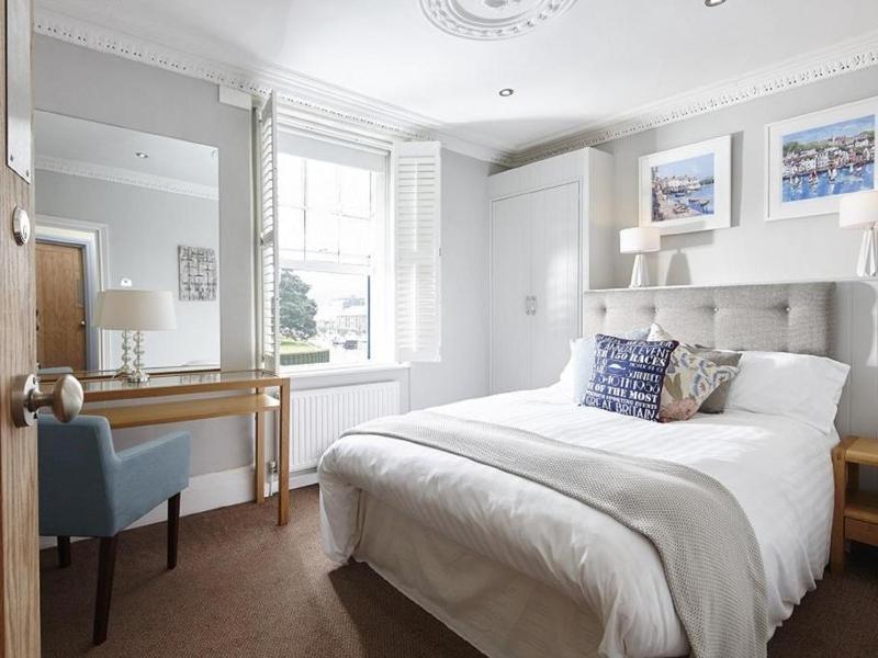 Double Room with Private Bathroom image 1