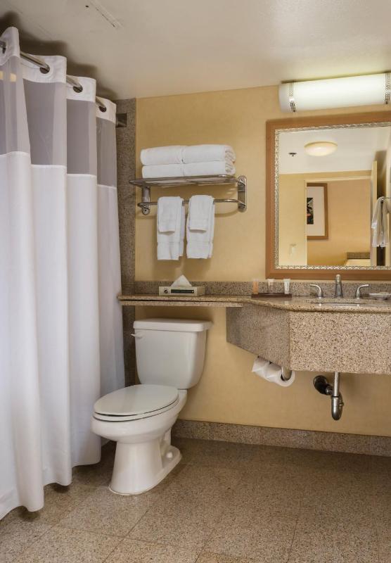 Wyndham Waikiki Marina Studio Apartment with Resort Access - image 5