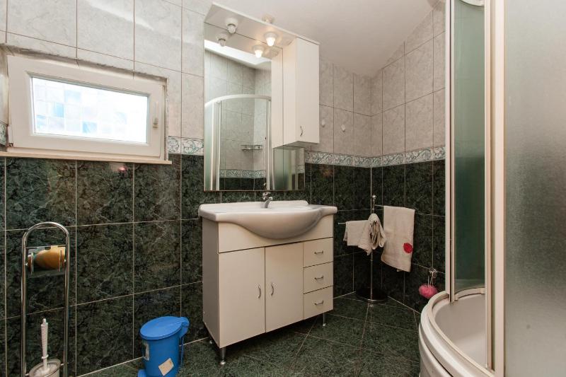 Apartment image 3