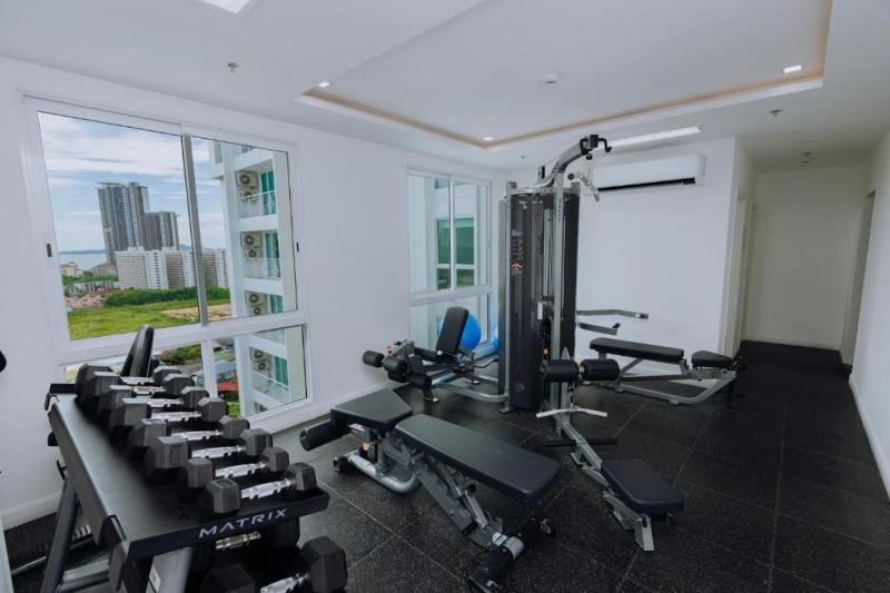 Skyline Stay – Empire Tower - image 10