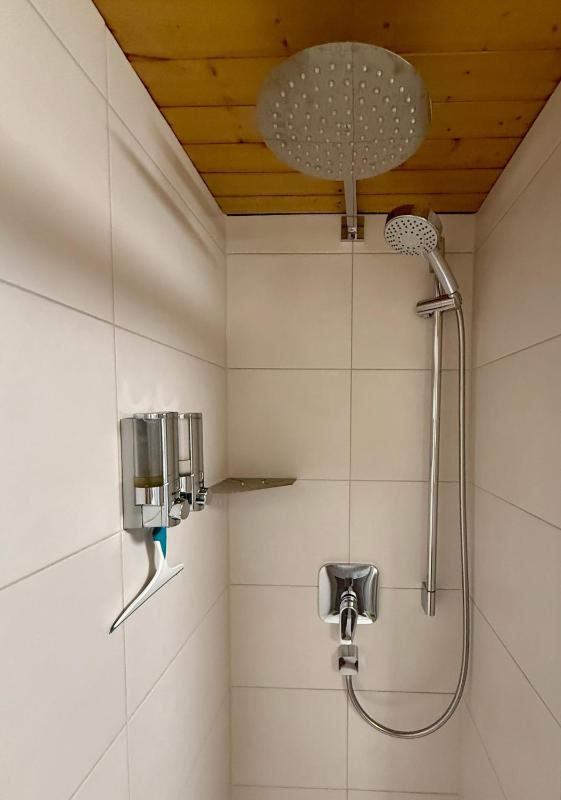 Apartment 6 image 4