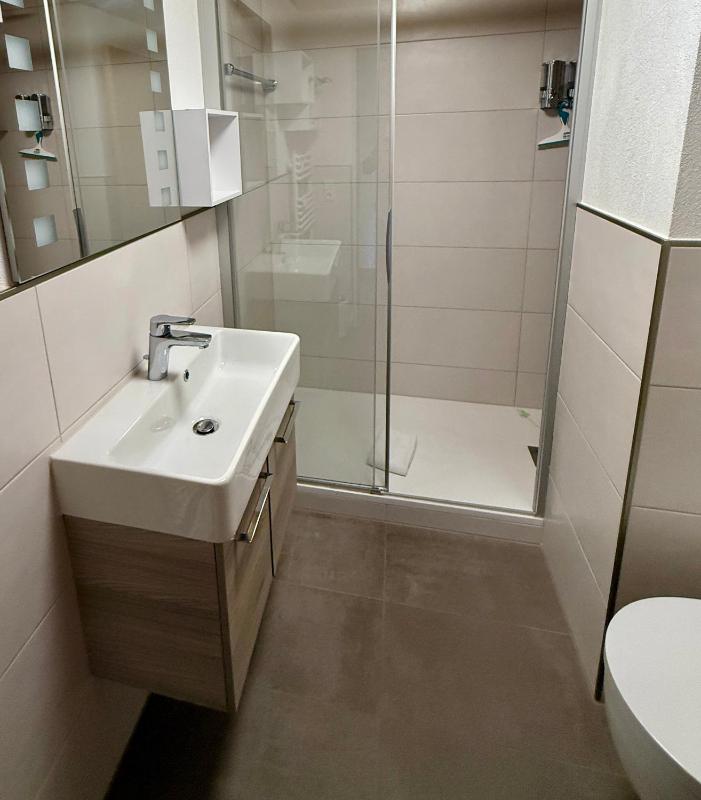 Apartment 6 image 3