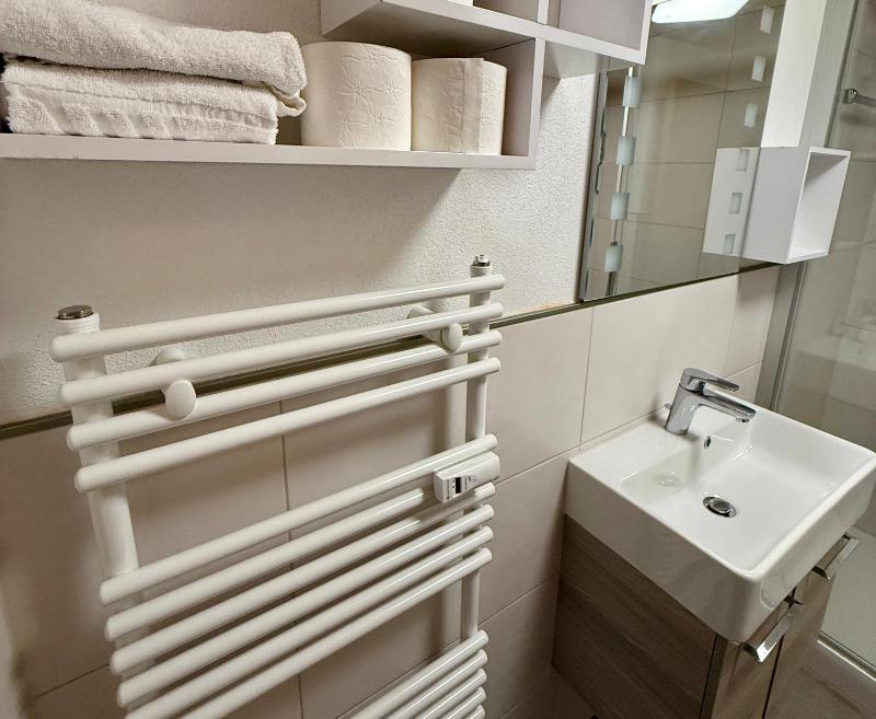 Apartment 6 image 2