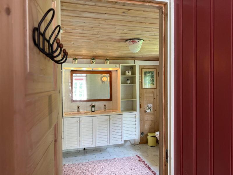 Large Double Room image 3