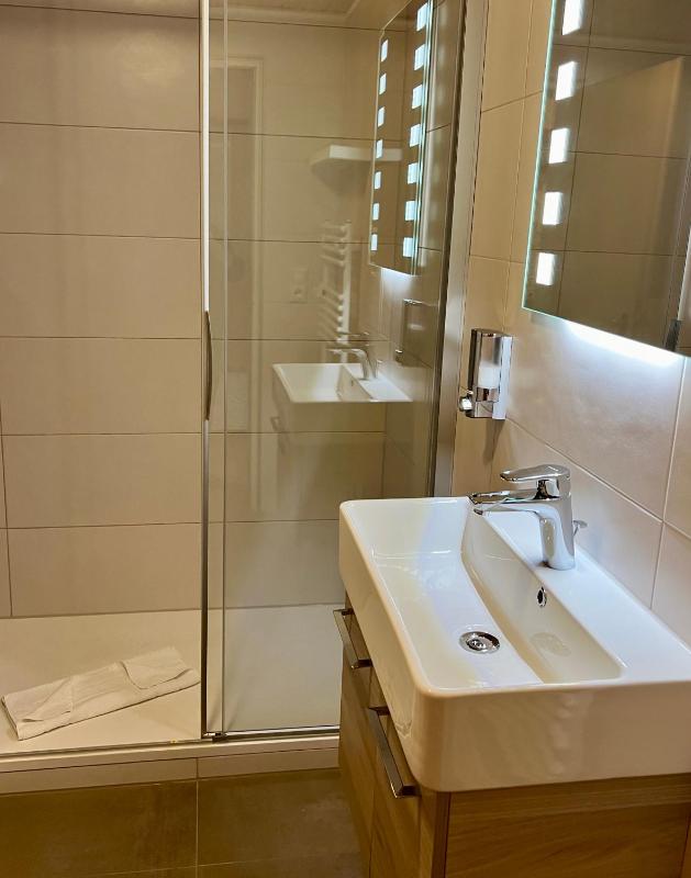 Apartment 5 image 2
