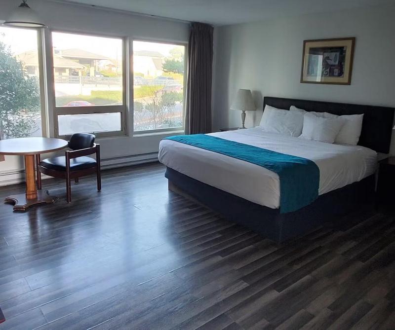 King Room image 3