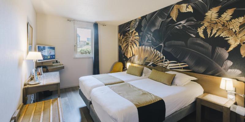 Twin Room image 1