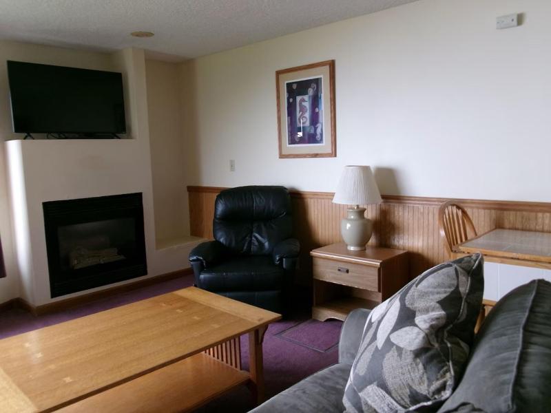 Seahorse Oceanfront Lodge - image 30