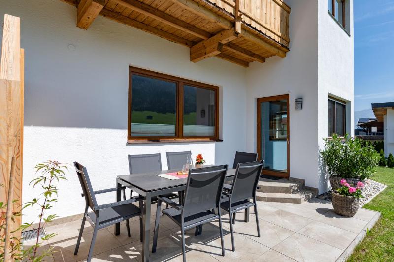 Two-Bedroom Apartment with Terrace image 3