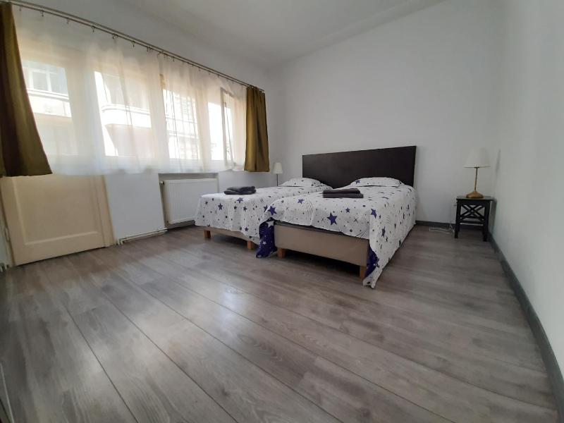Central Cozy Apartment Bucharest - image 2