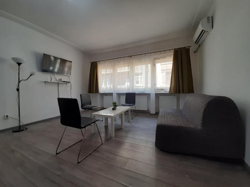 Central Cozy Apartment Bucharest - image 14
