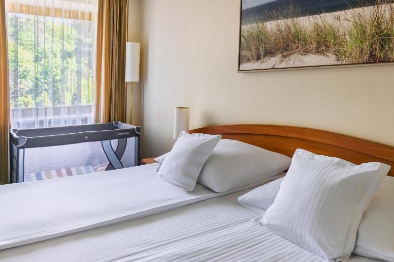 Double or Twin Room image 3