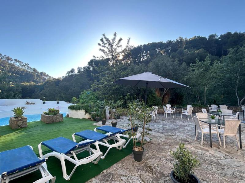 Deluxe Double Room with Balcony image 1