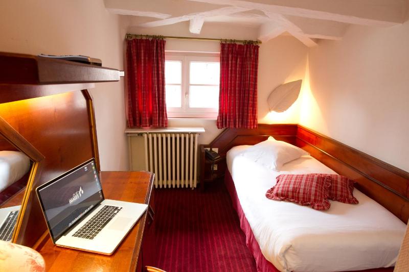 Single Room with Shower image 1