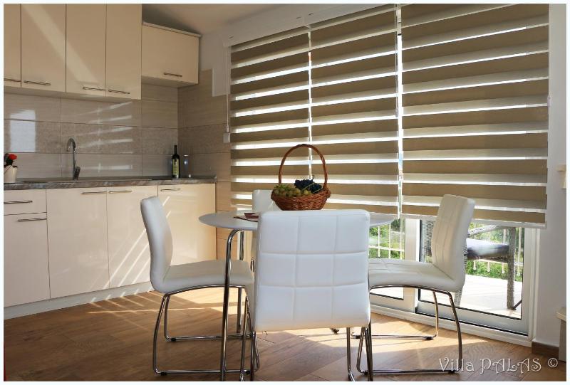 Apartment with Sea View image 3