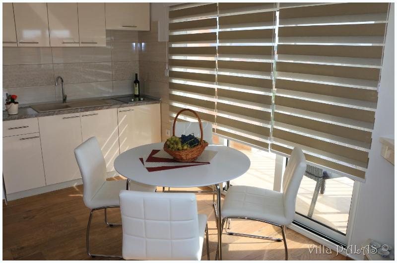 Apartment with Sea View image 2