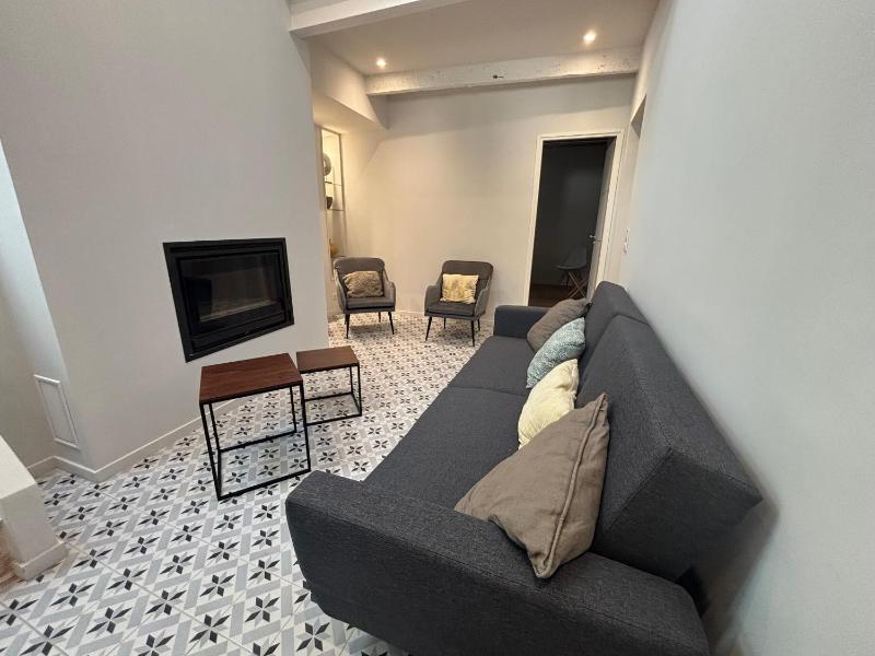 ARLES: Duplex Chic Centre - Clim & Vue Imprenable - FR-1-765-29 - image 15