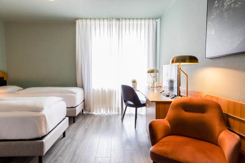 Superior Room with 1 Double Bed and 1 Sofa Bed image 3