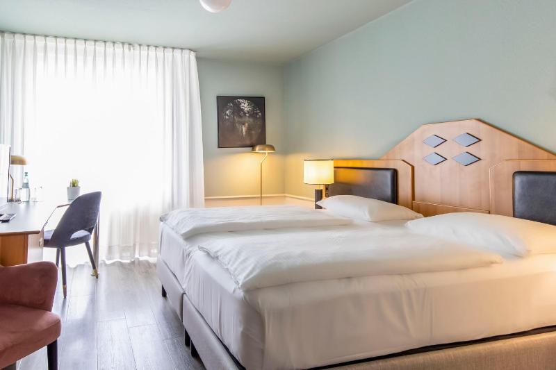 Classic Double Room image 1