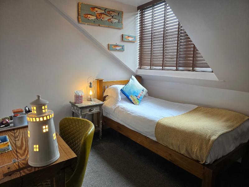 Single Room Ensuite image 1