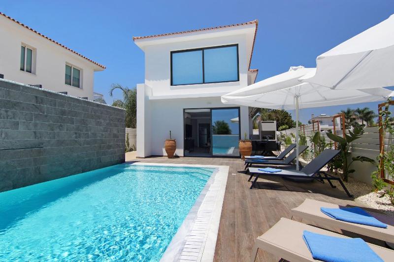 Votsalo Villa - 30m from Med Sea - image 1