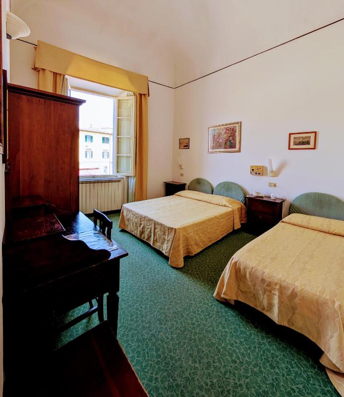 Triple Room image 2