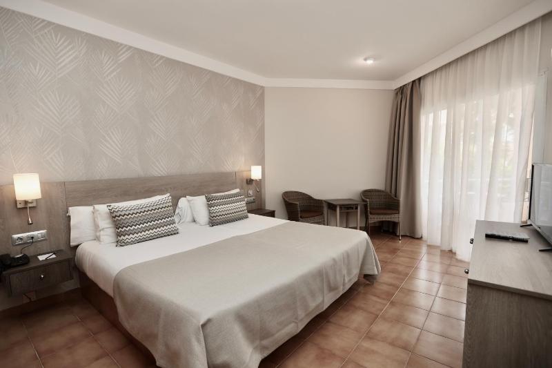 Economy Double Room image 4