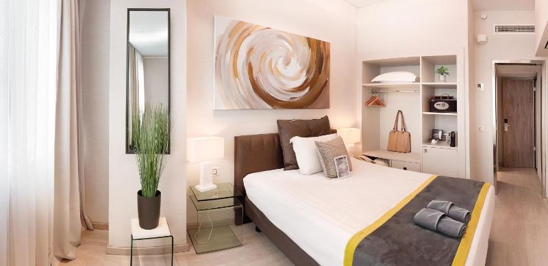 Basic Single Room with Courtyard View image 3