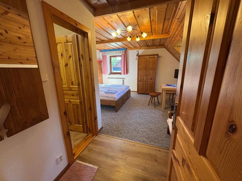 Double Room image 3
