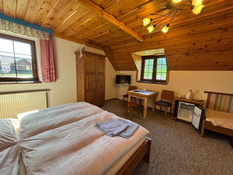 Double Room image 4