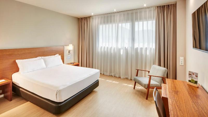 Superior Double Room image 3