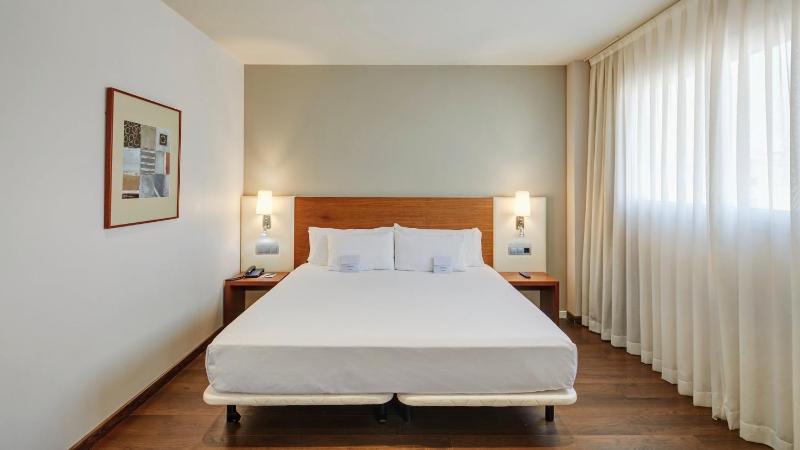 Superior Room with Extra Bed image 4