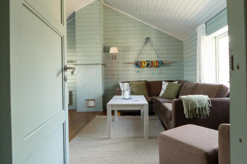 Traditional Two-Bedroom Cottage image 4