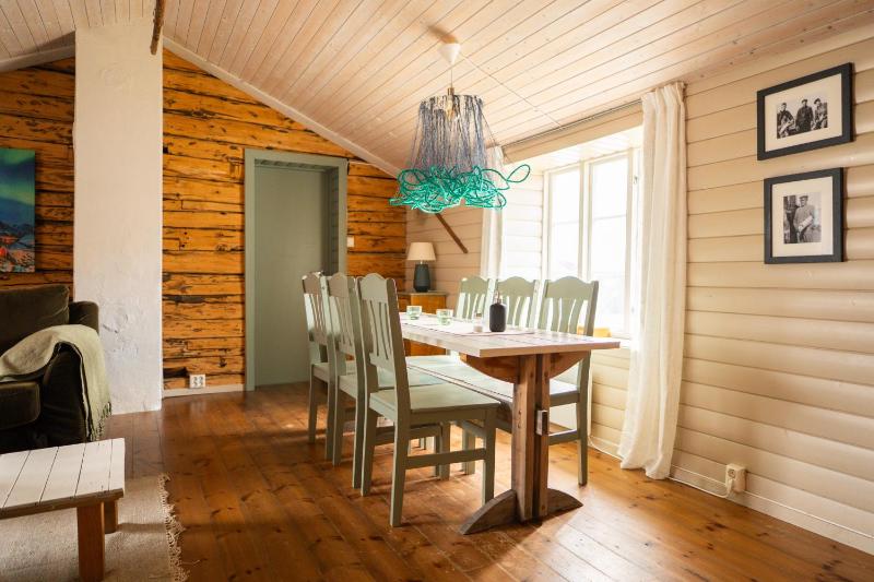 Traditional Two-Bedroom Cottage image 2